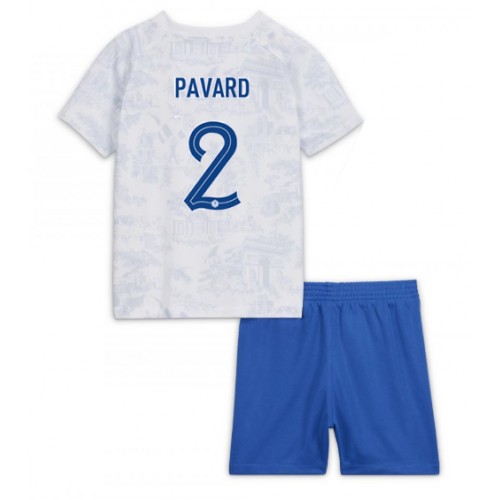Fotballdrakt Barn Frankrike Benjamin Pavard #2 Bortedraktsett VM 2022 Kortermet (+ Korte bukser)